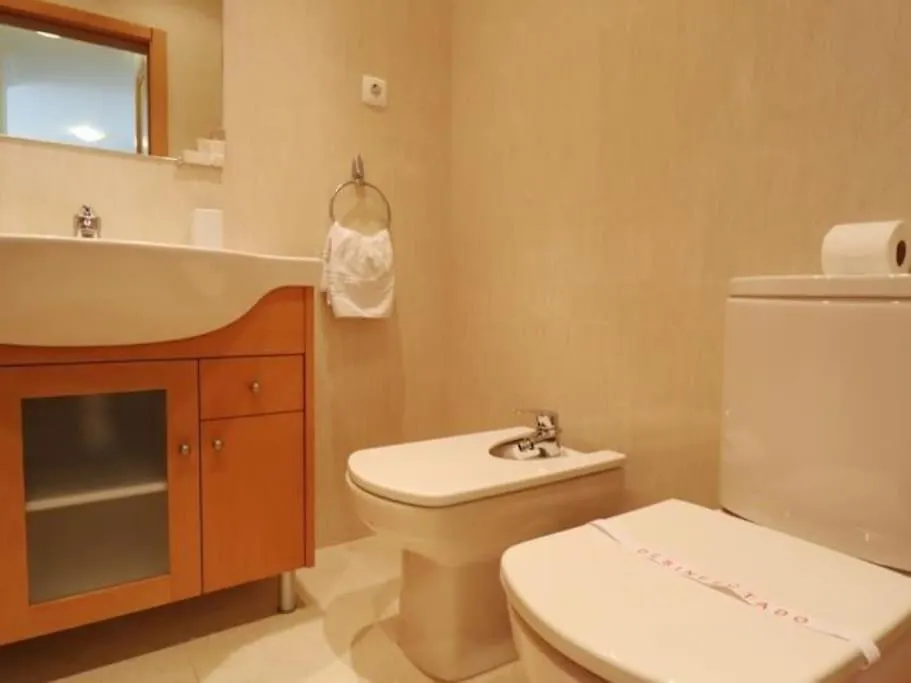 Happiness Apartment - Tennis Court & Pool & Albufeira 0*,  Portugal